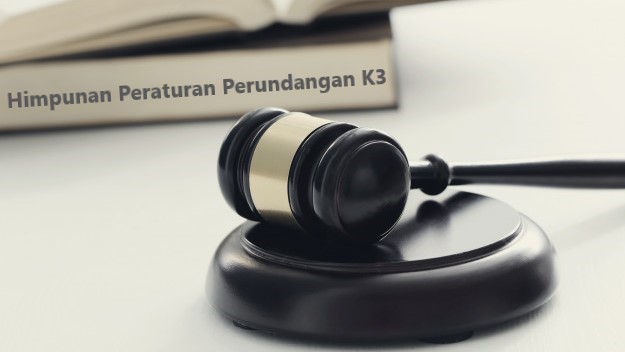 PENENTUAN PERSYARATAN HUKUM Belajar K3 .Com